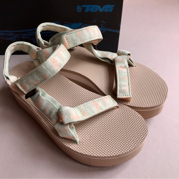 Last Chance! TEVA Sandals Women S-7 Flatform Universal Platform NEW in Box - Picture 2 of 6